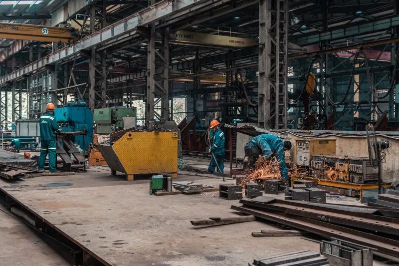 Made in America, Again: What the Reshoring of Heavy Equipment Manufacturing Means for Industrial Buyers
