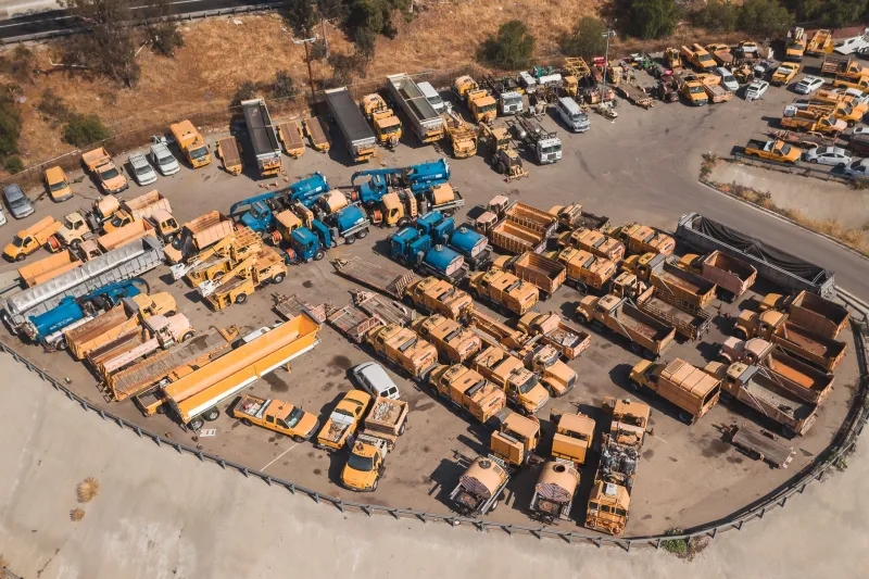 Timing Is Everything: How Savvy Industrial Buyers Leverage Seasonal Equipment Cycles to Cut Costs and Secure Capacity